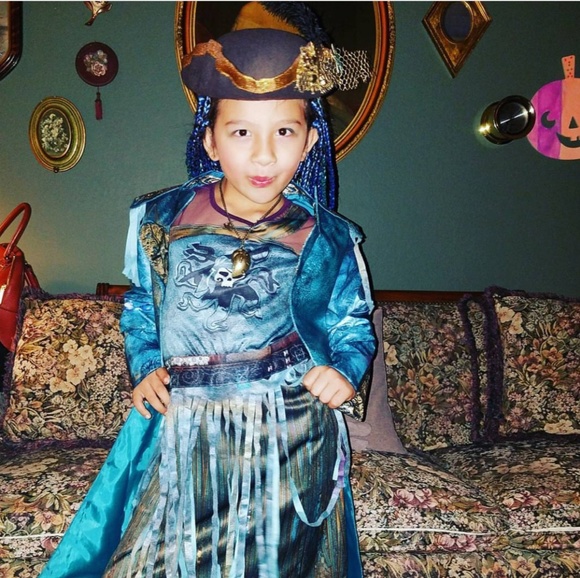 Disney store Uma halloween costume